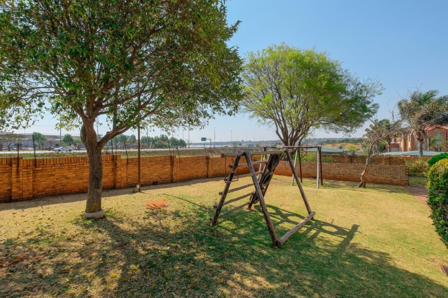 3 Bedroom Property for Sale in Allens Nek Gauteng