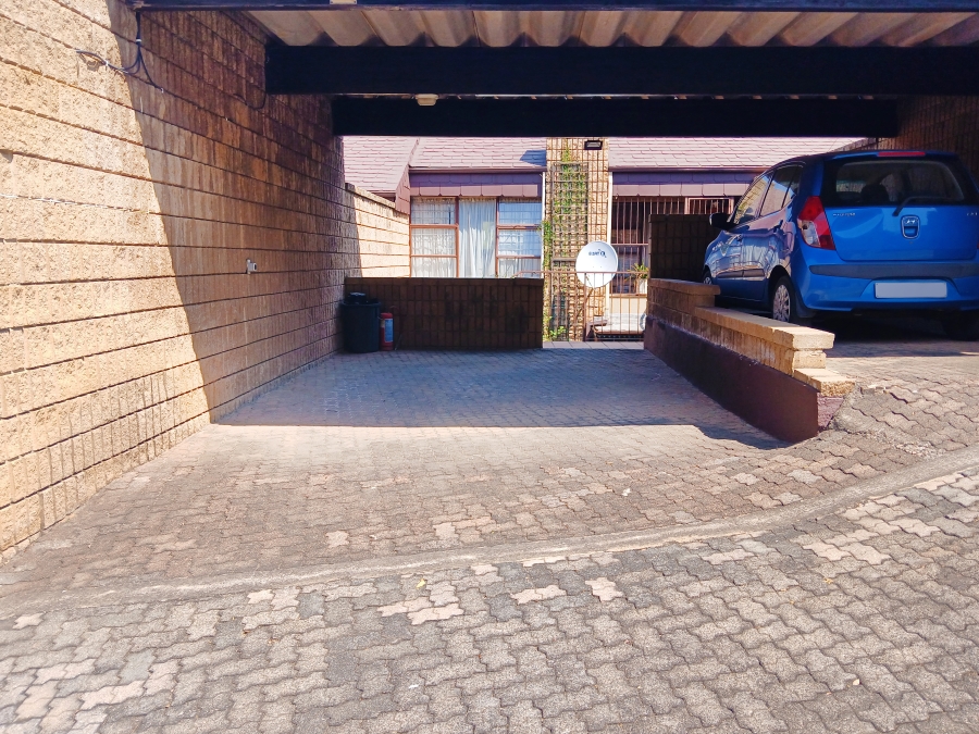 2 Bedroom Property for Sale in Robin Hills Gauteng