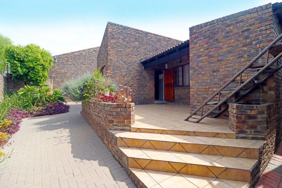 5 Bedroom Property for Sale in Paulshof Gauteng