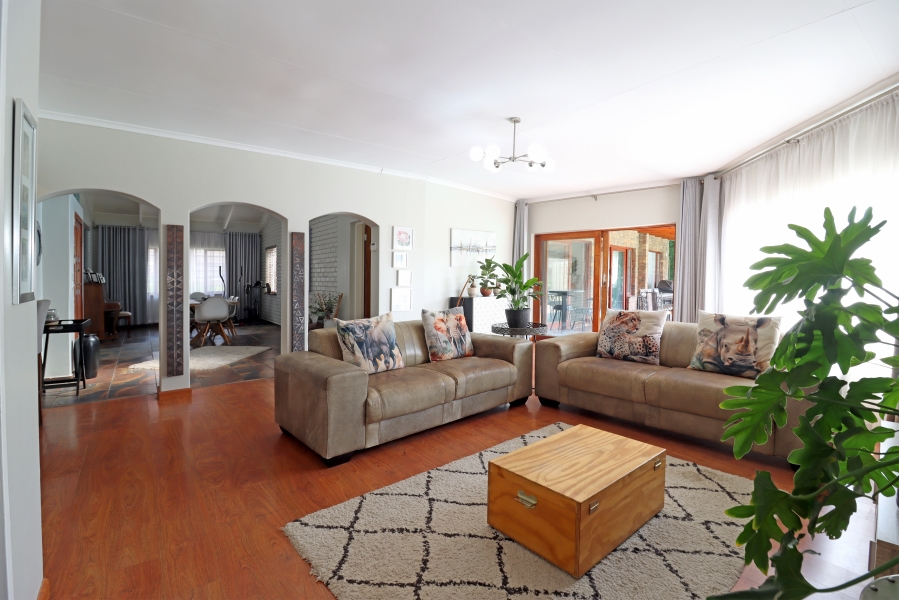5 Bedroom Property for Sale in Paulshof Gauteng