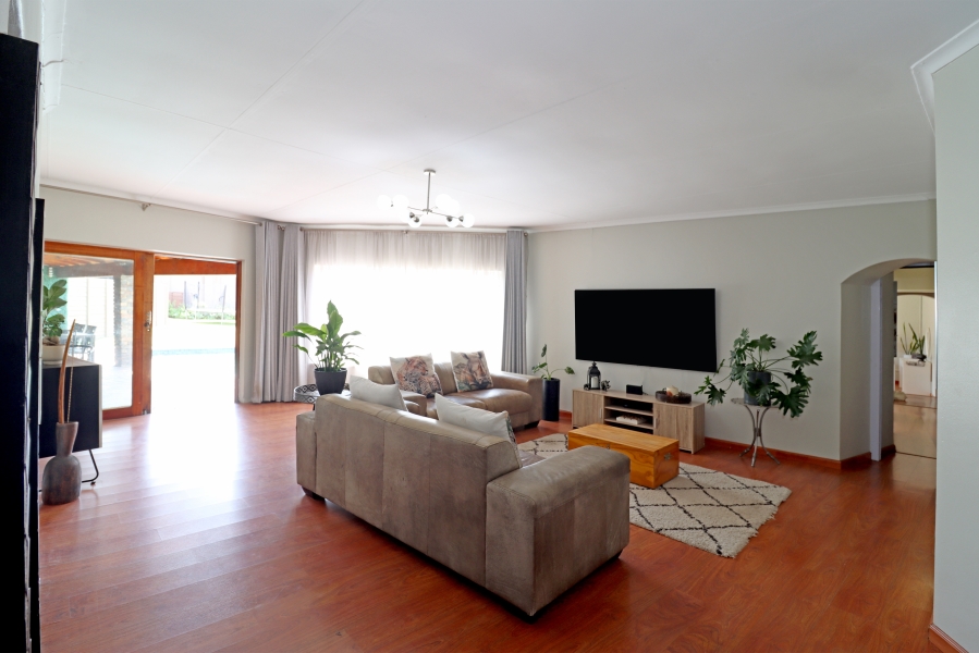 5 Bedroom Property for Sale in Paulshof Gauteng