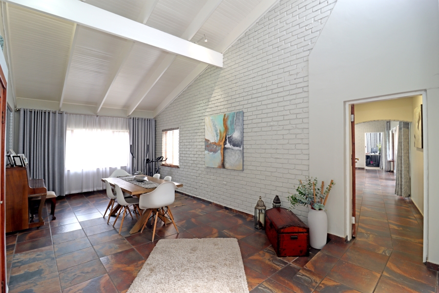 5 Bedroom Property for Sale in Paulshof Gauteng