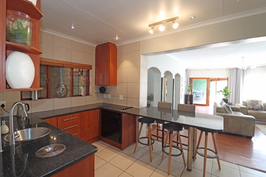 5 Bedroom Property for Sale in Paulshof Gauteng
