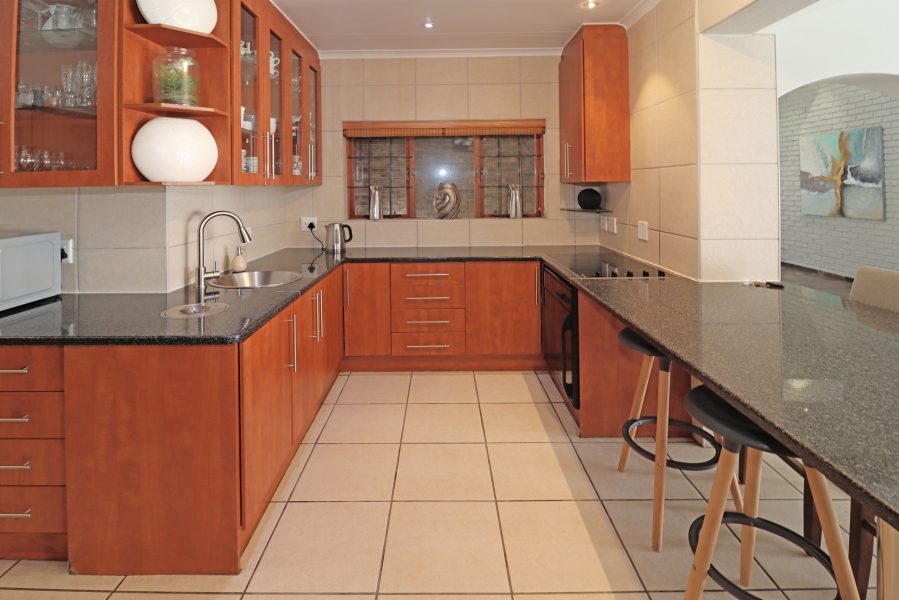 5 Bedroom Property for Sale in Paulshof Gauteng