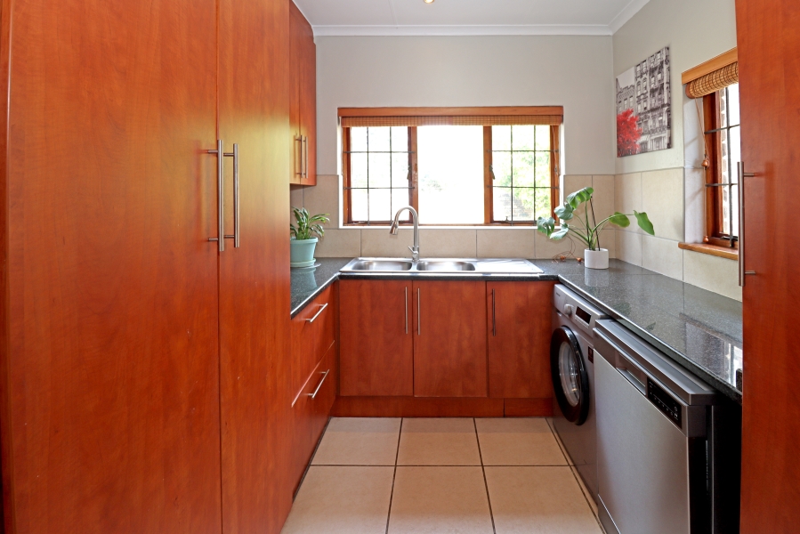 5 Bedroom Property for Sale in Paulshof Gauteng