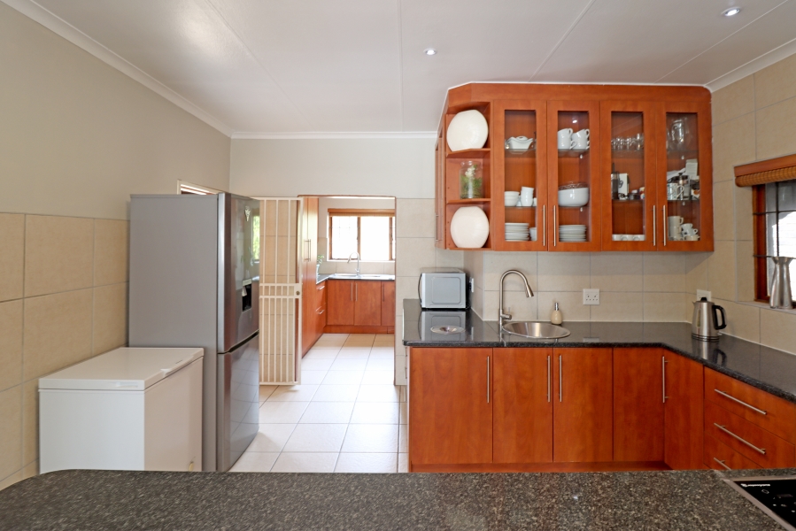 5 Bedroom Property for Sale in Paulshof Gauteng