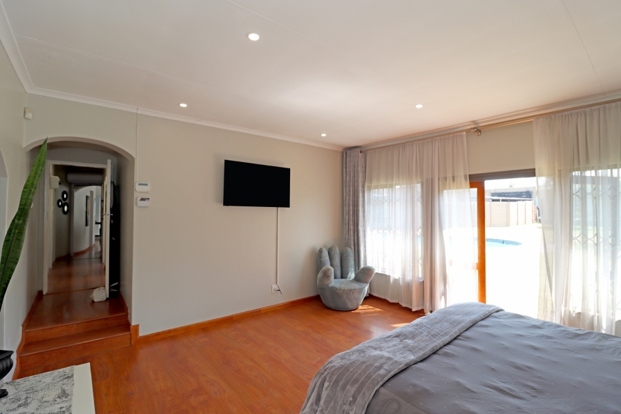 5 Bedroom Property for Sale in Paulshof Gauteng