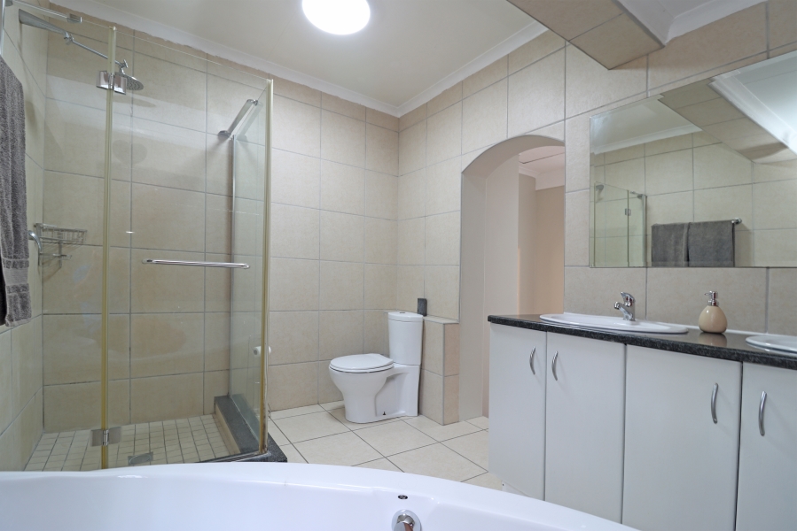 5 Bedroom Property for Sale in Paulshof Gauteng