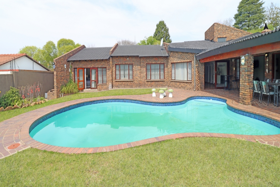 5 Bedroom Property for Sale in Paulshof Gauteng