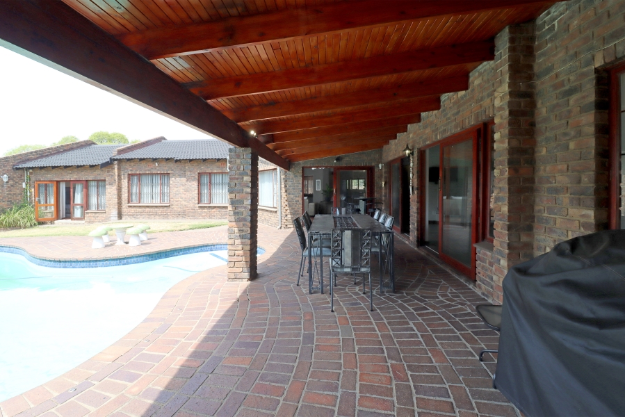 5 Bedroom Property for Sale in Paulshof Gauteng