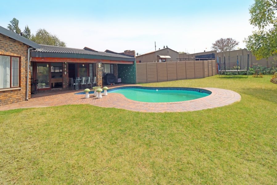 5 Bedroom Property for Sale in Paulshof Gauteng