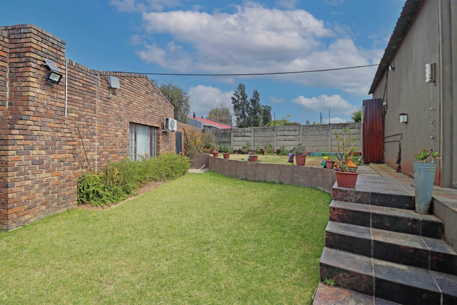 5 Bedroom Property for Sale in Paulshof Gauteng