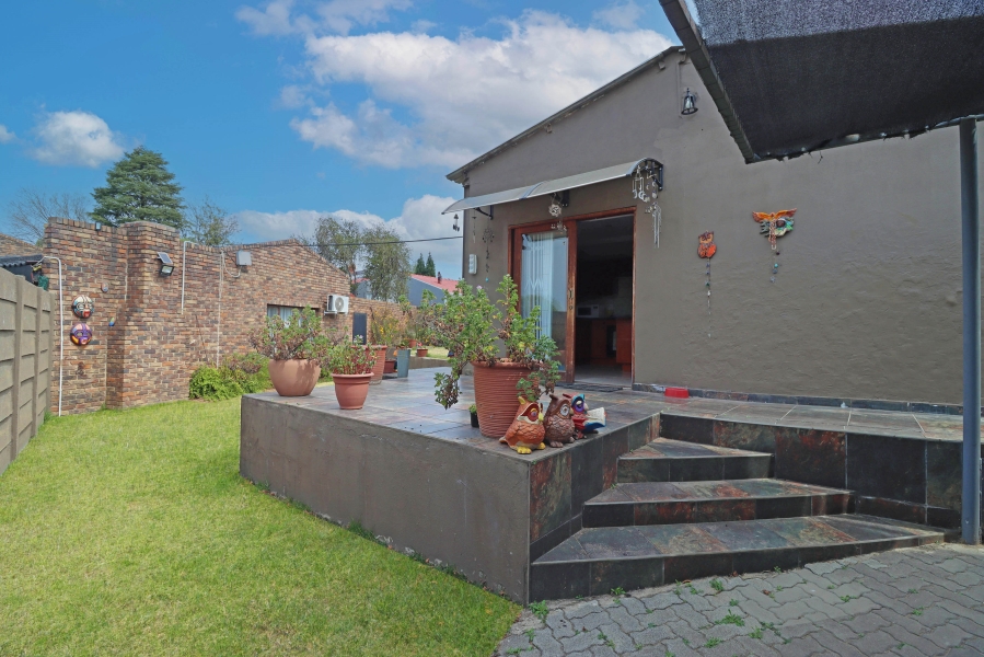 5 Bedroom Property for Sale in Paulshof Gauteng