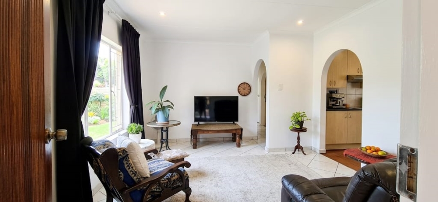 5 Bedroom Property for Sale in Rooihuiskraal North Gauteng