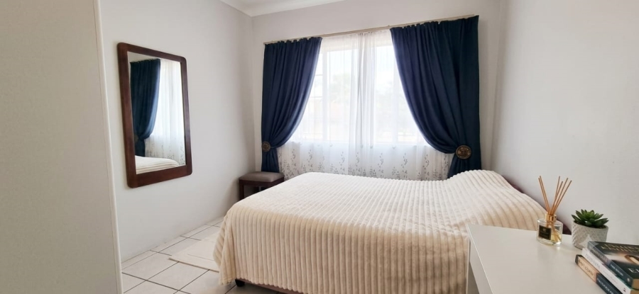 5 Bedroom Property for Sale in Rooihuiskraal North Gauteng