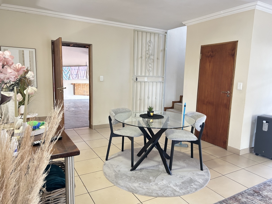 3 Bedroom Property for Sale in Maroeladal Gauteng