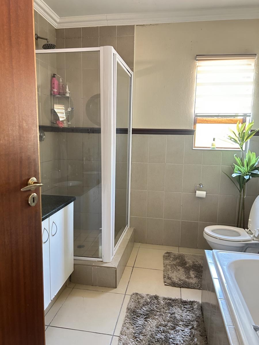 3 Bedroom Property for Sale in Maroeladal Gauteng