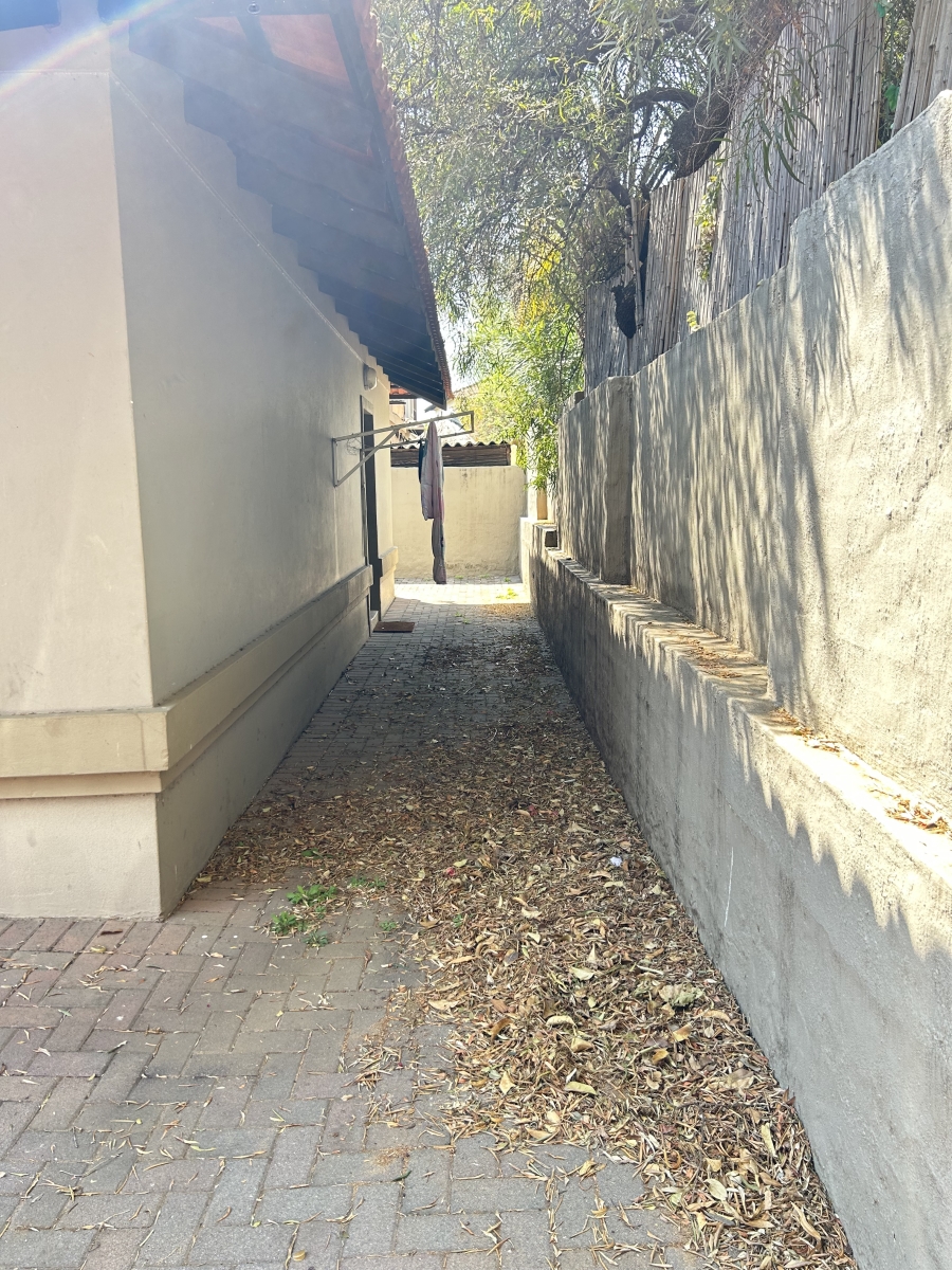 3 Bedroom Property for Sale in Maroeladal Gauteng