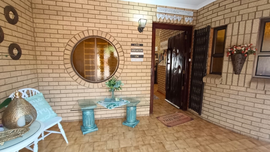 3 Bedroom Property for Sale in Helikonpark Gauteng