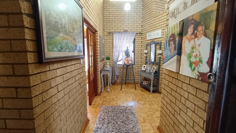 3 Bedroom Property for Sale in Helikonpark Gauteng