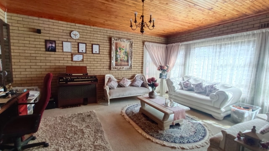 3 Bedroom Property for Sale in Helikonpark Gauteng