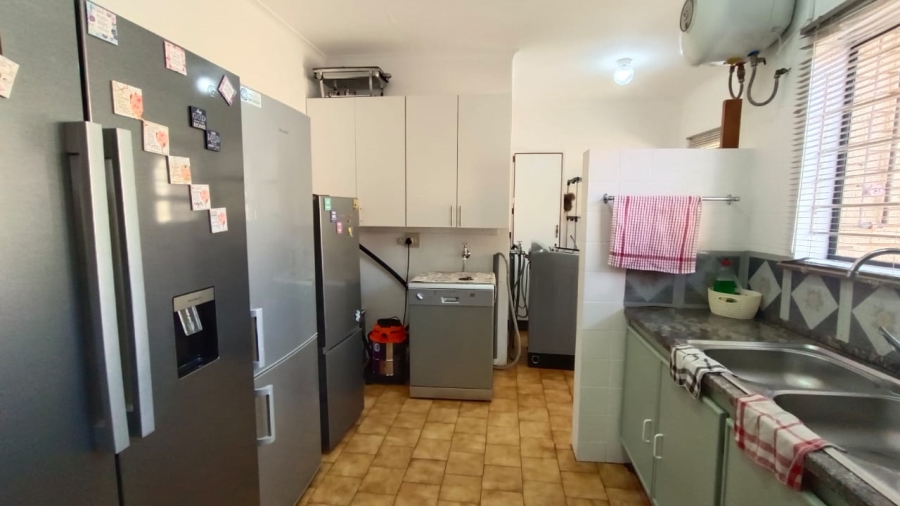 3 Bedroom Property for Sale in Helikonpark Gauteng