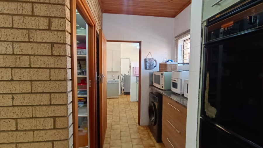 3 Bedroom Property for Sale in Helikonpark Gauteng