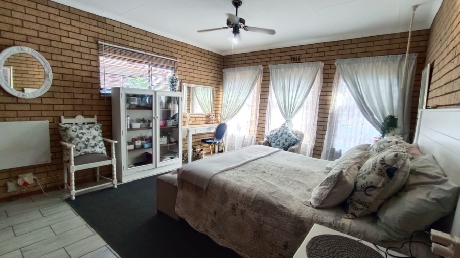 3 Bedroom Property for Sale in Helikonpark Gauteng