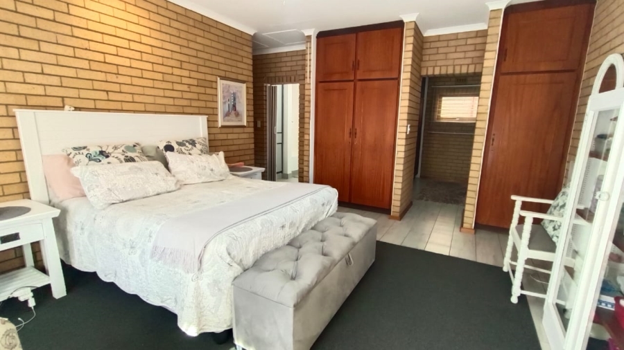 3 Bedroom Property for Sale in Helikonpark Gauteng