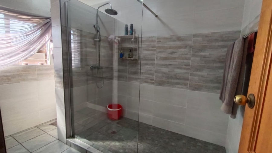 3 Bedroom Property for Sale in Helikonpark Gauteng