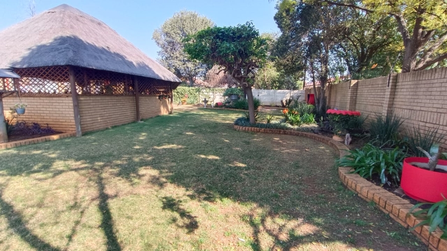 3 Bedroom Property for Sale in Helikonpark Gauteng