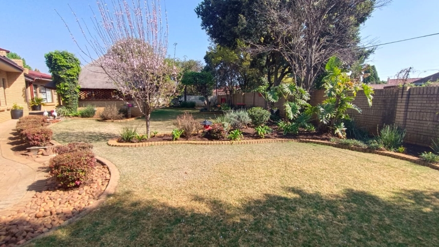 3 Bedroom Property for Sale in Helikonpark Gauteng