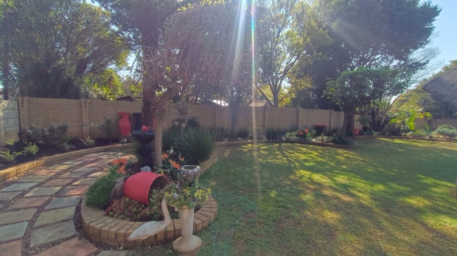 3 Bedroom Property for Sale in Helikonpark Gauteng