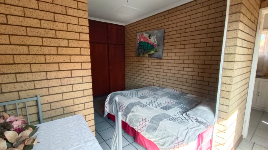 3 Bedroom Property for Sale in Helikonpark Gauteng