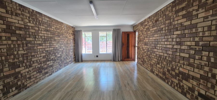 2 Bedroom Property for Sale in Greenhills Gauteng