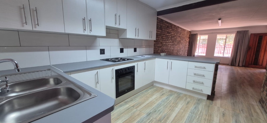 2 Bedroom Property for Sale in Greenhills Gauteng