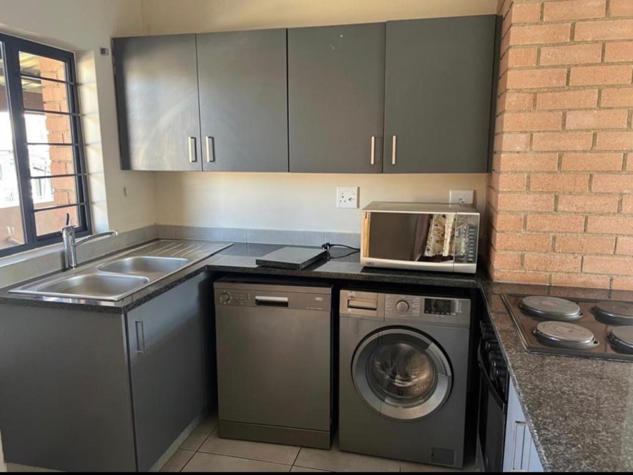To Let 2 Bedroom Property for Rent in Vorna Valley Gauteng
