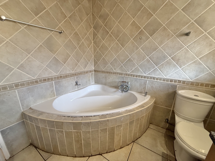4 Bedroom Property for Sale in The Wilds Gauteng