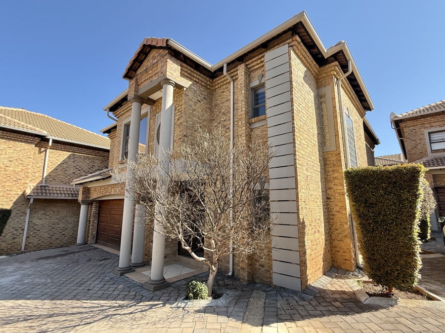 4 Bedroom Property for Sale in The Wilds Gauteng