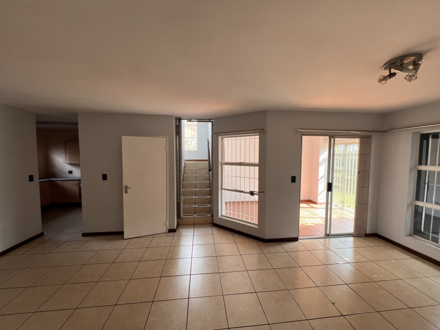 To Let 3 Bedroom Property for Rent in New Redruth Gauteng