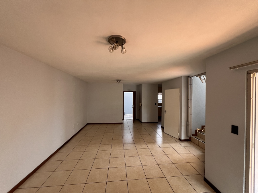 To Let 3 Bedroom Property for Rent in New Redruth Gauteng