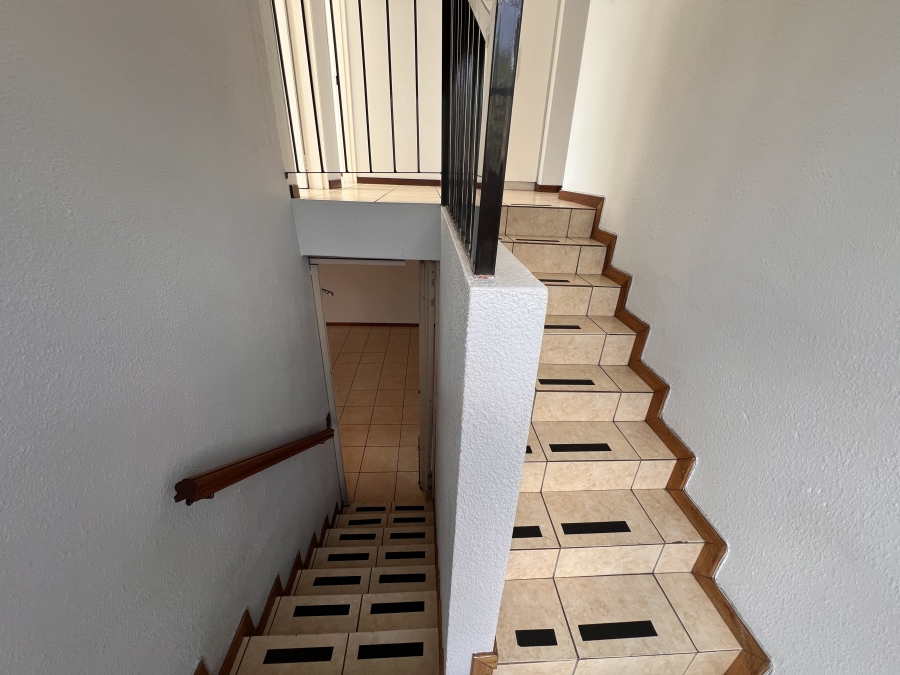To Let 3 Bedroom Property for Rent in New Redruth Gauteng