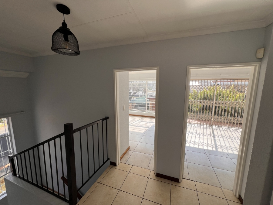 To Let 3 Bedroom Property for Rent in New Redruth Gauteng