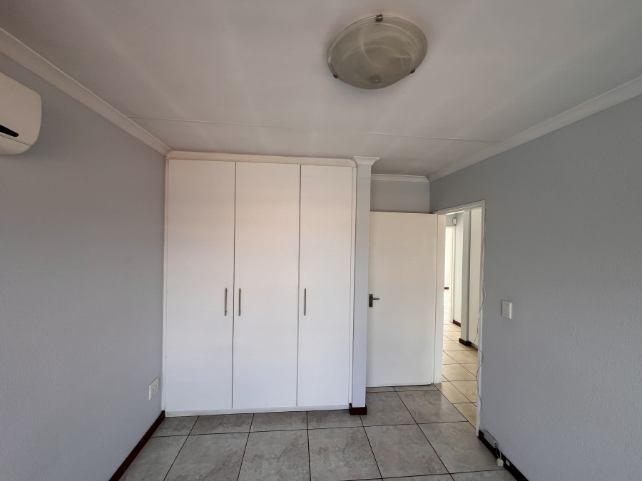 To Let 3 Bedroom Property for Rent in New Redruth Gauteng