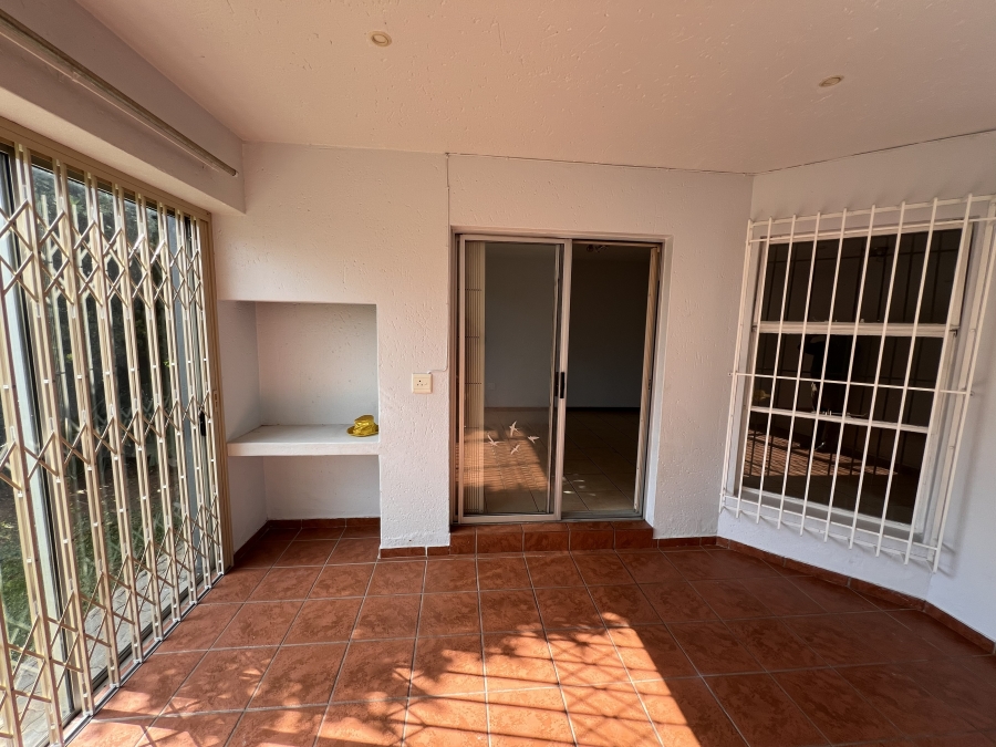 To Let 3 Bedroom Property for Rent in New Redruth Gauteng