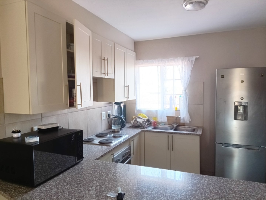 2 Bedroom Property for Sale in Annlin-wes Gauteng