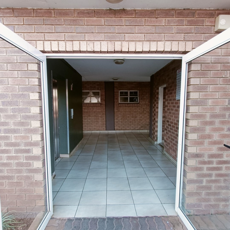 2 Bedroom Property for Sale in Annlin-wes Gauteng