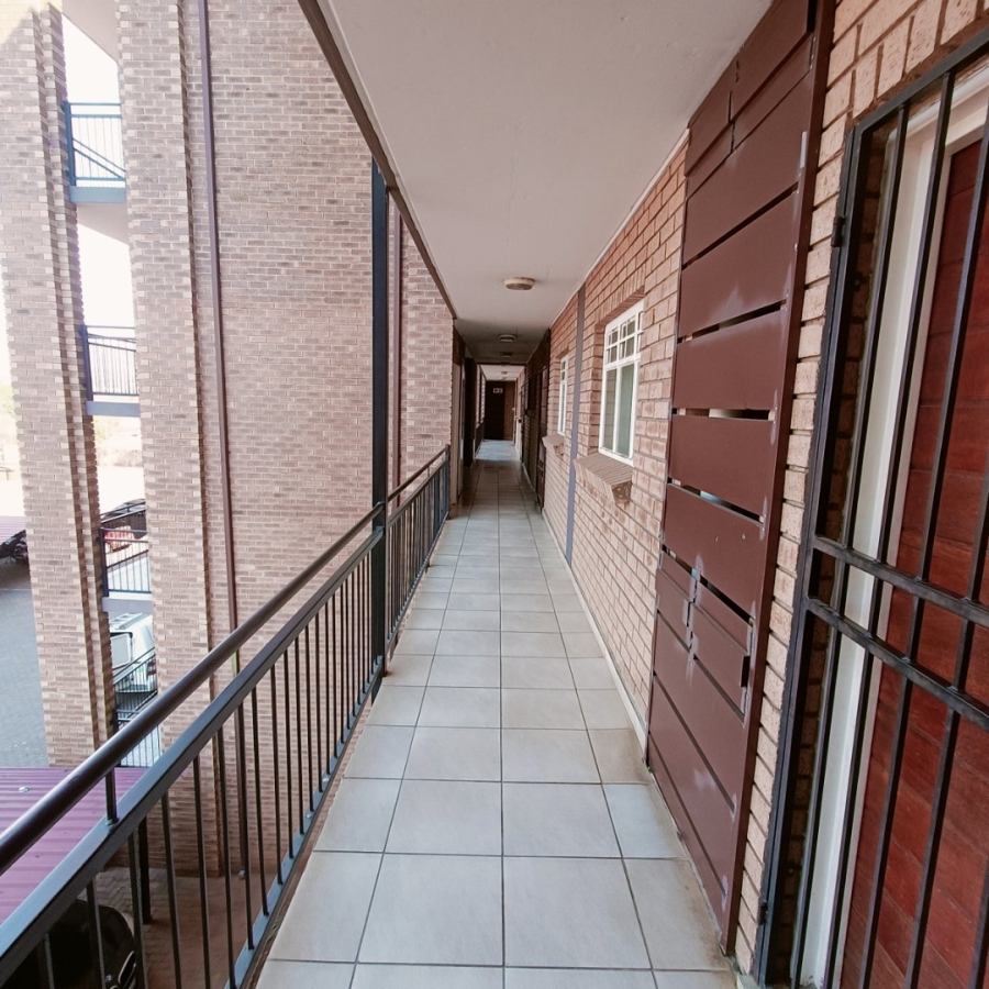 2 Bedroom Property for Sale in Annlin-wes Gauteng