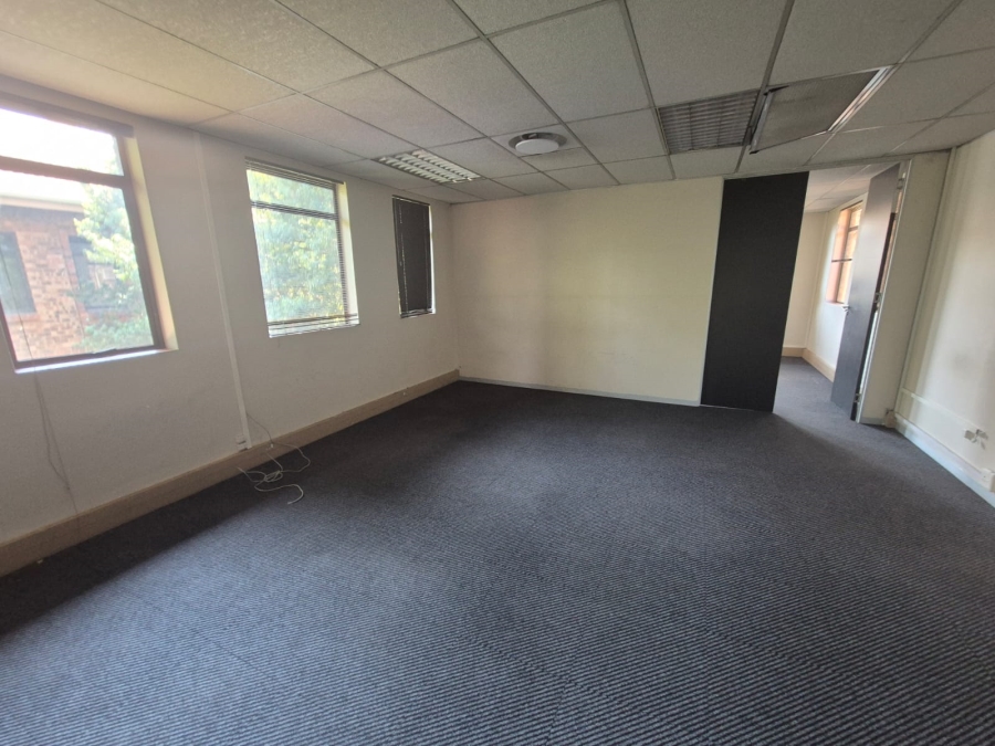 To Let Commercial Property for Rent in Die Hoewes Gauteng