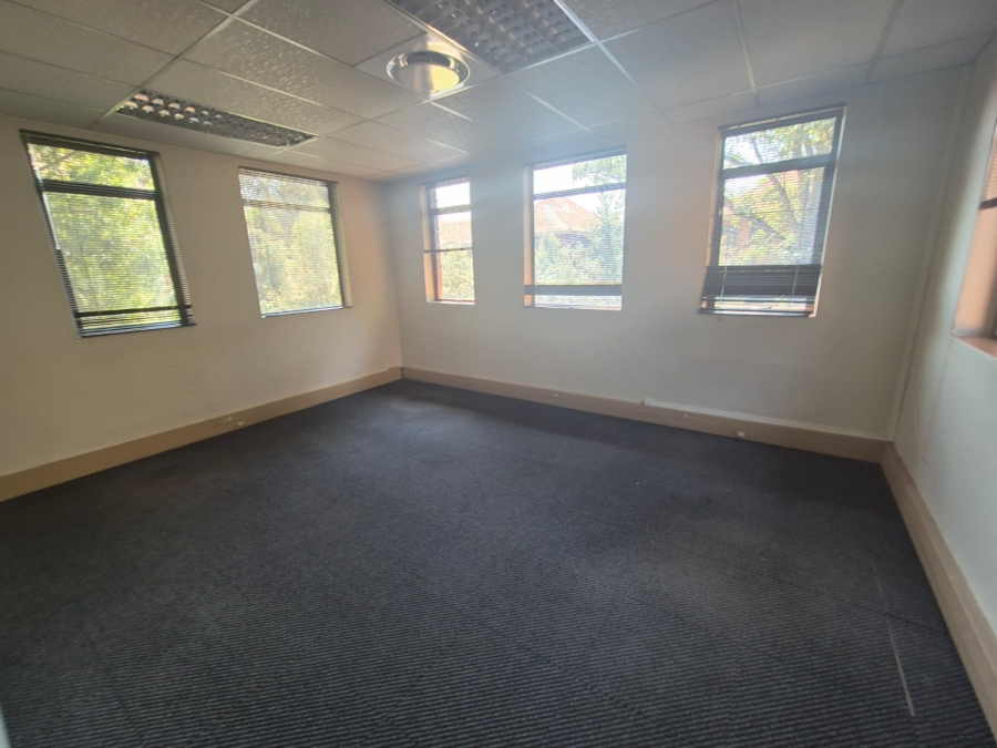 To Let Commercial Property for Rent in Die Hoewes Gauteng